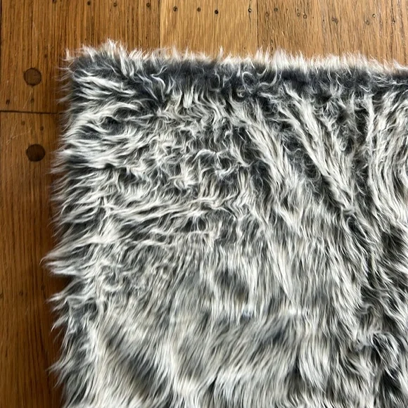 Pottery Barn Nottingham Plaid Faux Fur Back Lumbar Pillow Cover - Picture 3 of 9